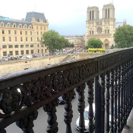 Two Bedroom Luxury Apartment - Balcony With View Of Notre Dame Παρίσι Εξωτερικό φωτογραφία