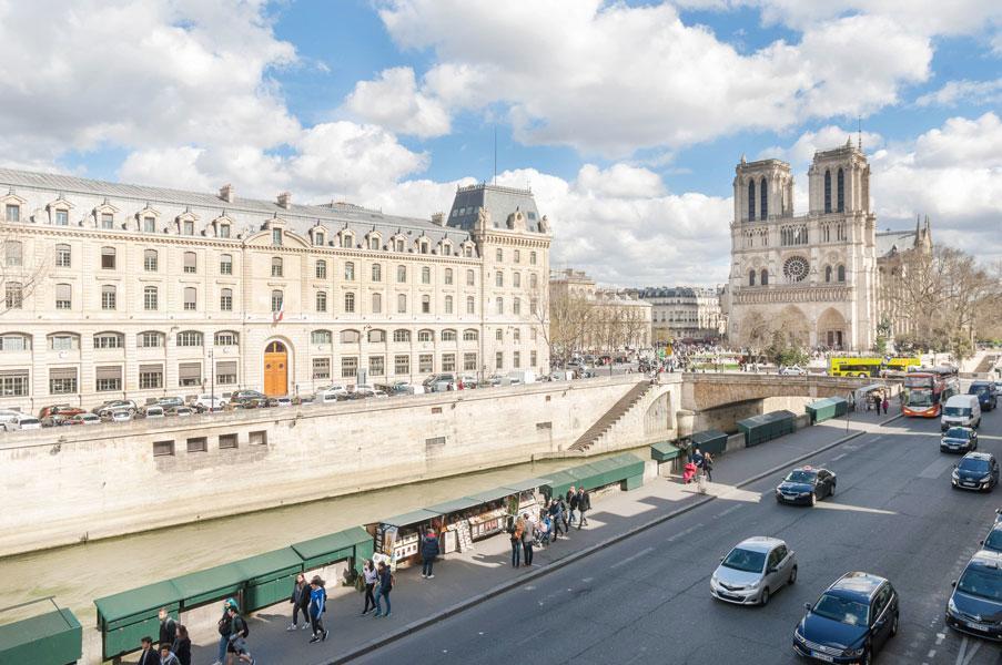 Two Bedroom Luxury Apartment - Balcony With View Of Notre Dame Παρίσι Εξωτερικό φωτογραφία